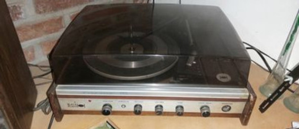 Vendo Toca Disco Fono Desk Amplificador Stereo 325 0 Vendo Toca Disco Fono Desk Amplificador Stereo 325 0