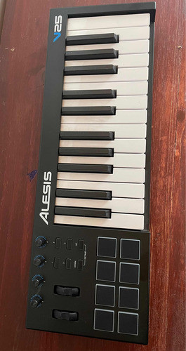 Controlador Midi Alesis V25 0