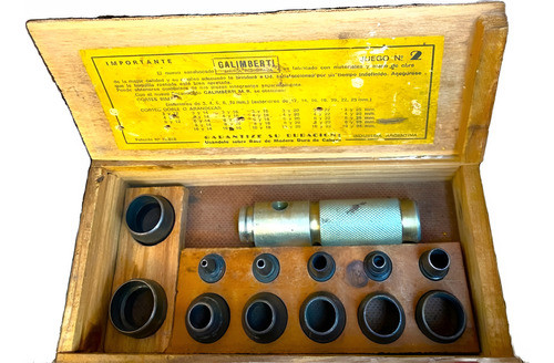 Sacabocados Antiguo En Impecable Estado, Con Caja Y Tapa 0