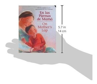 Book : En Las Piernas De Mama / On Mothers Lap (spanish And 1