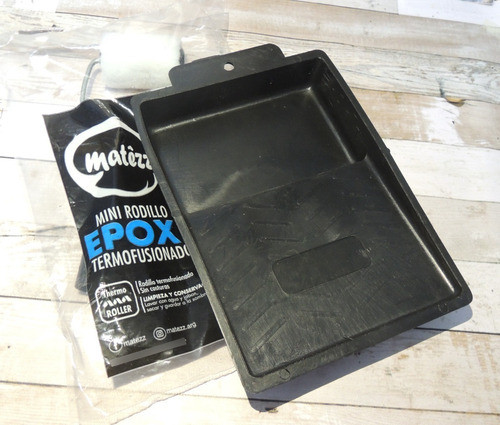 Combo Rodillo Matezz Mini Epoxi 10 + Bandeja Pintor 1