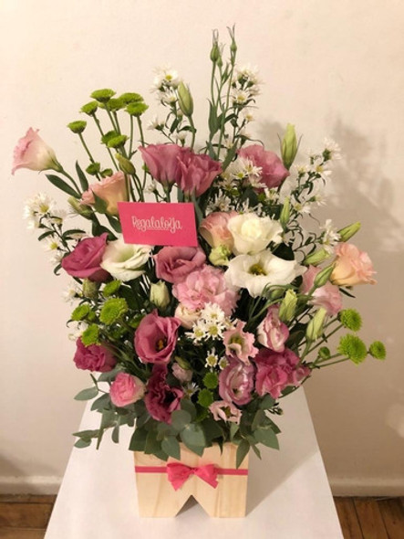 Arreglos De Flores Base De Madero De Pino 0