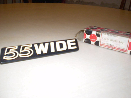 Insignia Dahiatsu Wide 55 Original En Caja 0