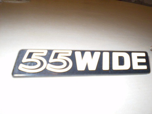 Insignia Dahiatsu Wide 55 Original En Caja 1