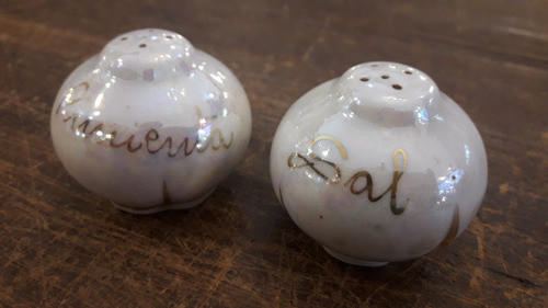 Antiguos Salero Y Pimentero De Ceramica Tornasolados 1