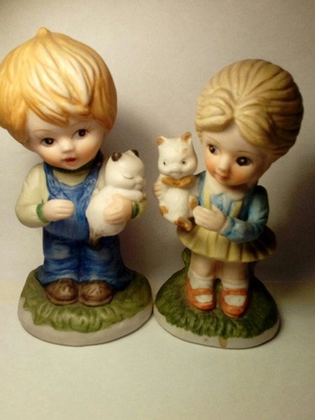 Parejita De Niños Con Gatos. En Porcelana  Bellisimos!!! 0