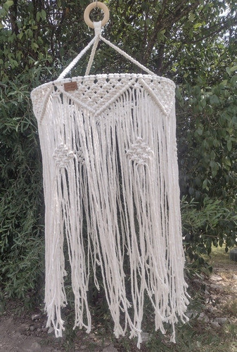 Lámpara O Pantalla En Macramé. 1