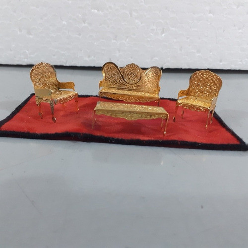 Miniaturas De Móveis E Jogo De Poncheira Antigos. 0