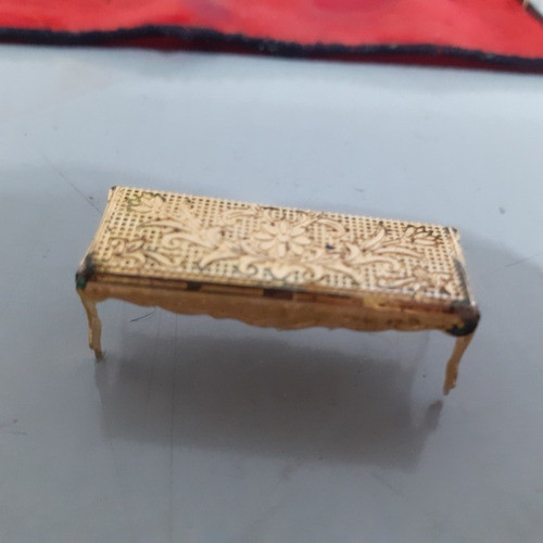 Miniaturas De Móveis E Jogo De Poncheira Antigos. 1