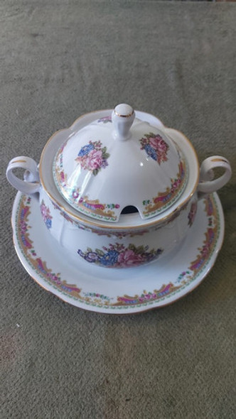Sopeira Em Porcelana De Limoges Acompanha Prato 1 Sopeira Em Porcelana De Limoges Acompanha Prato 1