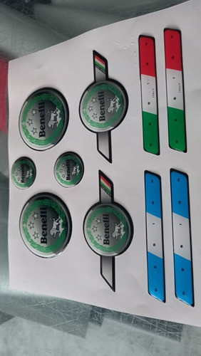 Benelli Set De Insignias Y Banderas Resinadas 0
