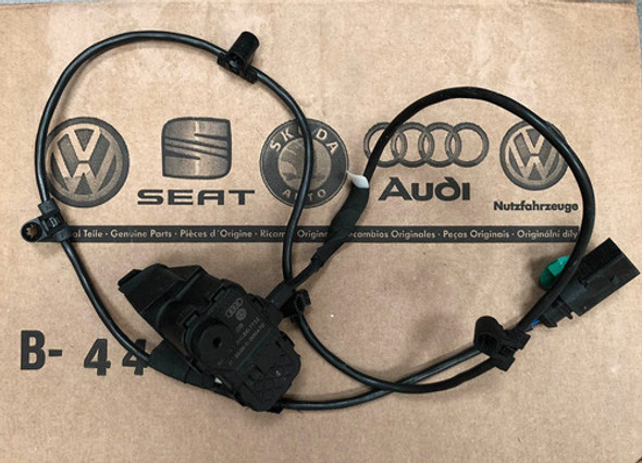 Traba De  Apertura Tanque De Nafta Orig. Volkswagen Amarok 1