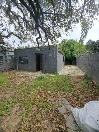 Casa 2 Dormitorios Y Entrada Para Varios Autos Colón 1
