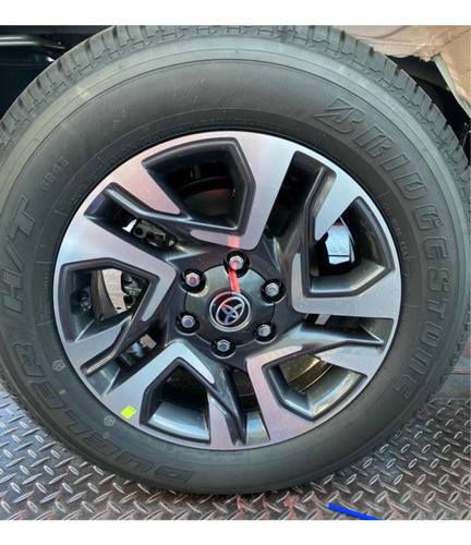 Trabas Antirrobo Seguro Centro Llantas Toyota Sw4 Diamond/gr 1