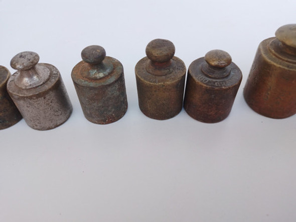 Antigua Pesa En Bronce De Balanza Bascula De 100 Y 200g $c/u 1