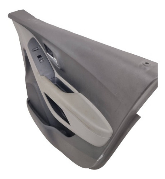 Tapizado Panel Puerta Delantero Derecho Chevrolet Tracker 17 1