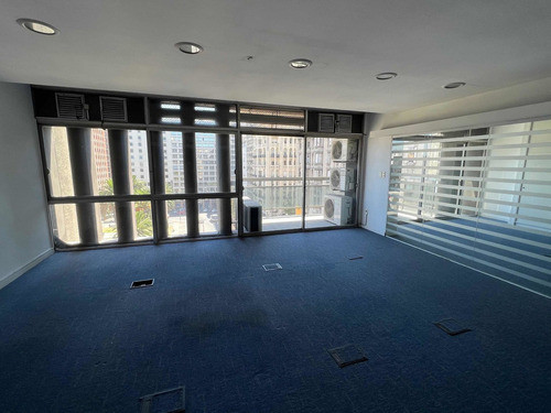Oficina O Local  Piso Alto En Plaza Independencia 0