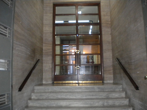 Oficina En Ciudad Vieja      Muy Buena Ubicacion  Sobre 25 De Mayo 0