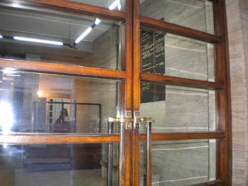 Oficina En Ciudad Vieja      Muy Buena Ubicacion  Sobre 25 De Mayo 1