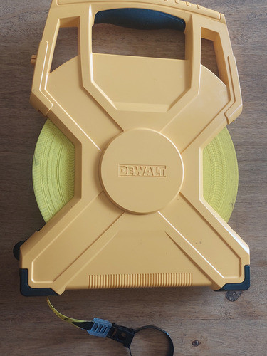 Cinta Métrica Fibra De Vidrio Reel De 300 Pies Marca Dewalt 1