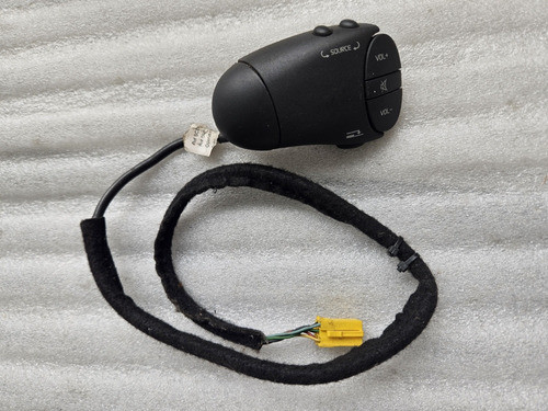 Botão Comando Som Volume Renault Sandero Logan *plug Amarelo 1