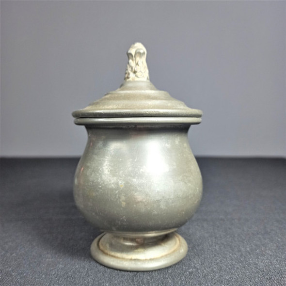 Azucarero O Potiche En Peltre Con Baño De Plata Desgastado. 0