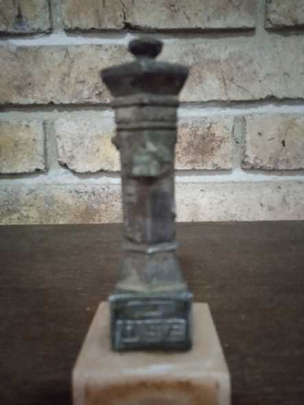 Antigua Bomba De Agua Ose Metal Y Mármol Miniatura 0