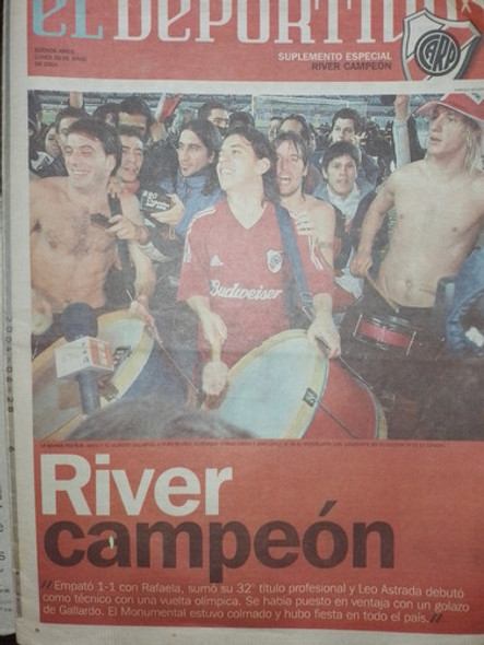 Diario * Clarin Y El Deportivo * River Campeon Año 2004 1
