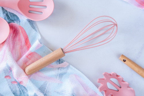 Batidor De Silicona Rosa Mango De Madera 23cm 1