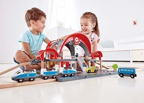 Hape E3725 Gran Estacion De La Ciudad Ferrocarril Playset, M 1