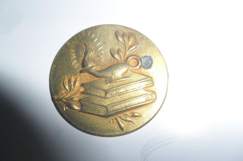 Antigua Placa Metal Dorado Medalla Libro Lampara 0