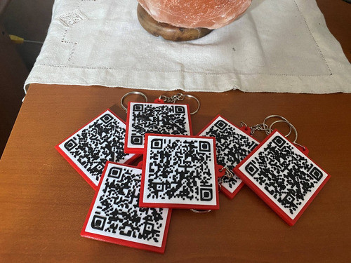 Llaveros Personalizados Con Código Qr (5 Unidades) 1