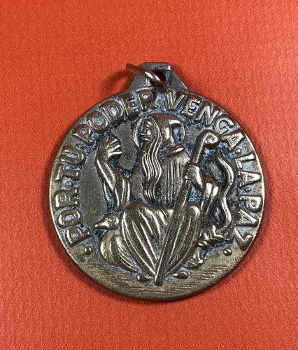 Medalla | Por Tu Poder Venga La Paz 0