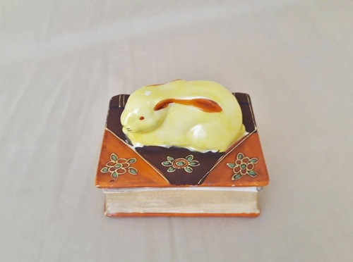 Hermoso Alhajero En Forma De Libro Y Conejo 0