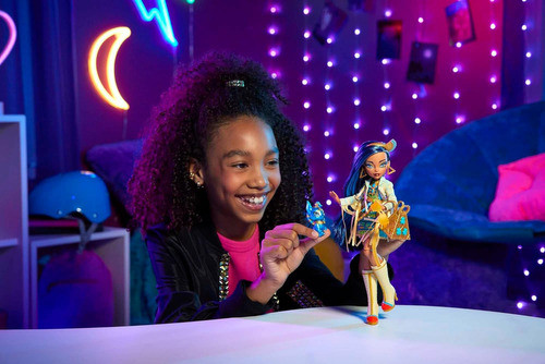 Monster High Muñeca Cleo De Nile Con Accesorios Y Mascota 1