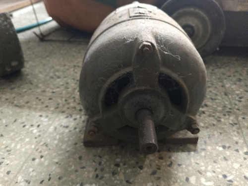 Motor Eléctrico Trifásico 0.75hp, 1400rpm 1