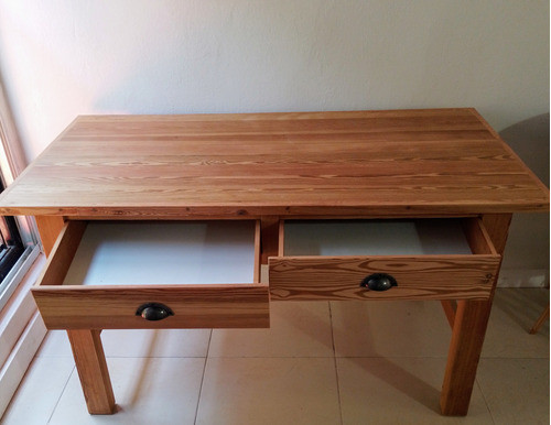 Mesa De Pinotea Viej 0