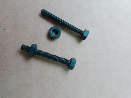 4,95 X 32 Tornillo Con Tuerca Colo Negro Bolsa Con 100 0