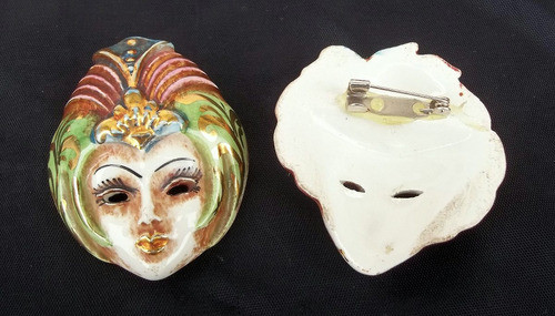 Prendedores Antiguos En Porcelana Mascaras De Dama. 1