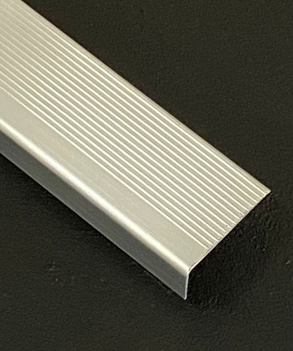 Cantoneira 1,5m. P/acabamento Degral De Escada Em Alumínio 1