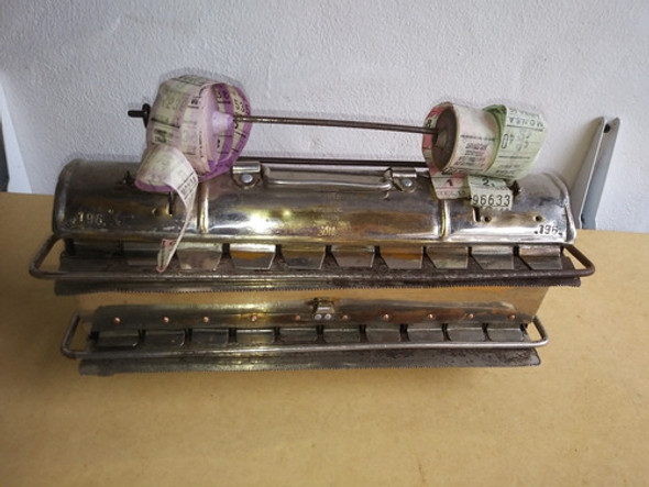 Antigua Boletera Maquina Expendedora Boletos Colectivo 1