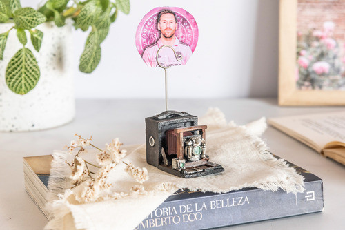 Set X2 Adorno Poliresina Porta Fotos Camara Antigua 6x10,4cm 1
