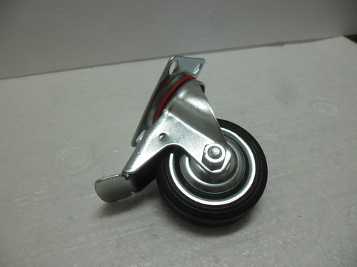 Rueda Goma 7,5 Cms Con Freno Y Soporte Rectangular Giratorio 1