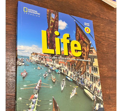Life. Student's Book And Workbook. Pre Intermediate. Edic. A 0