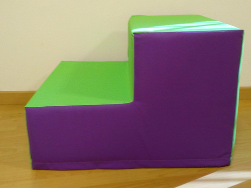 Escalera  De Gomespuma 2 Escalones 40alto X 60largox60ancho 0