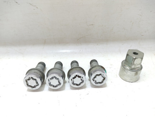 Jogo Parafuso Anti-furto Linha Com Chave Mitsubishi Original 0