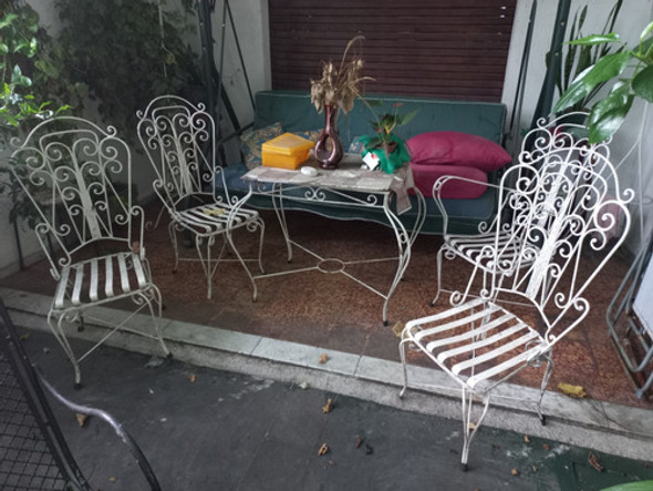 Juego De Jardin..de Hierro Forjado...buen Mesa Y 4 Sillas... 1