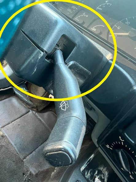 Moldura Acabamento Do Volante / Seta Renault 19 1997. (suja) 0 Moldura Acabamento Do Volante / Seta Renault 19 1997. (suja) 0