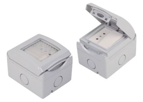 Caja Ip54 Con Interruptor Bipolar Y Toma Modular 3 En Linea 0