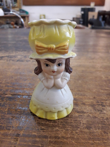 Antiguo Palillero De Ceramica Con Motivo De Niña 0